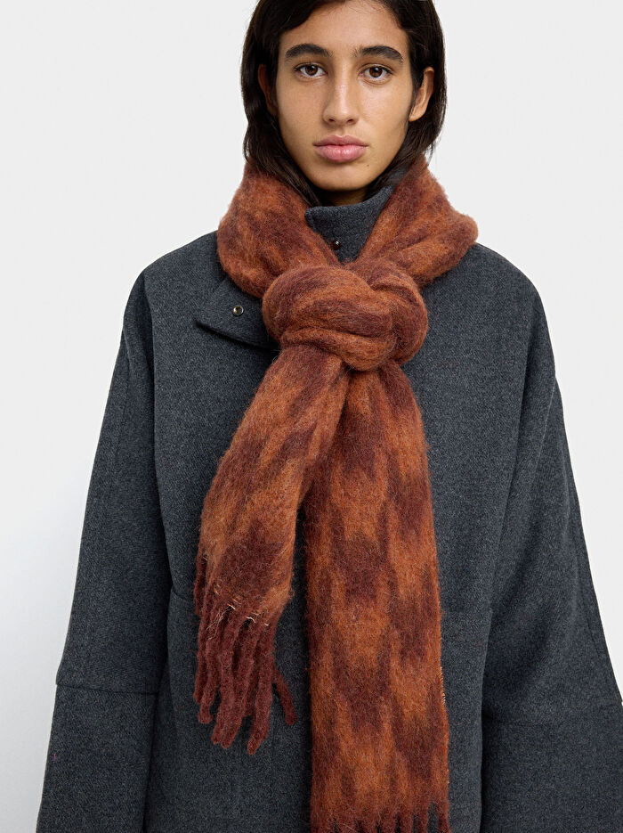 Püsküllü Desenli Atkı