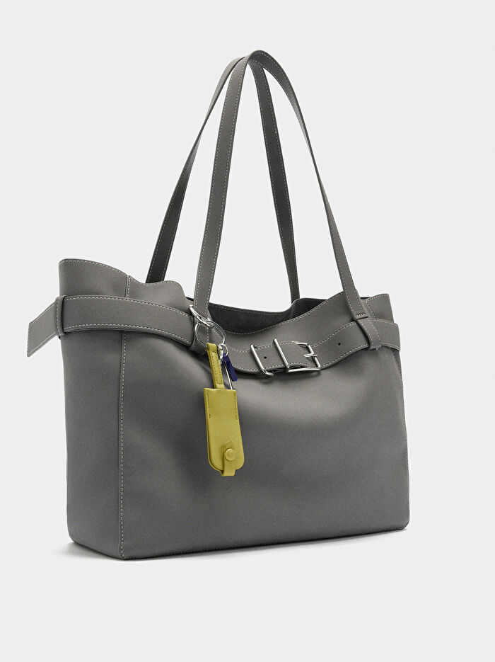 Kemer Detaylı ve Charm'lı Shopper Çanta