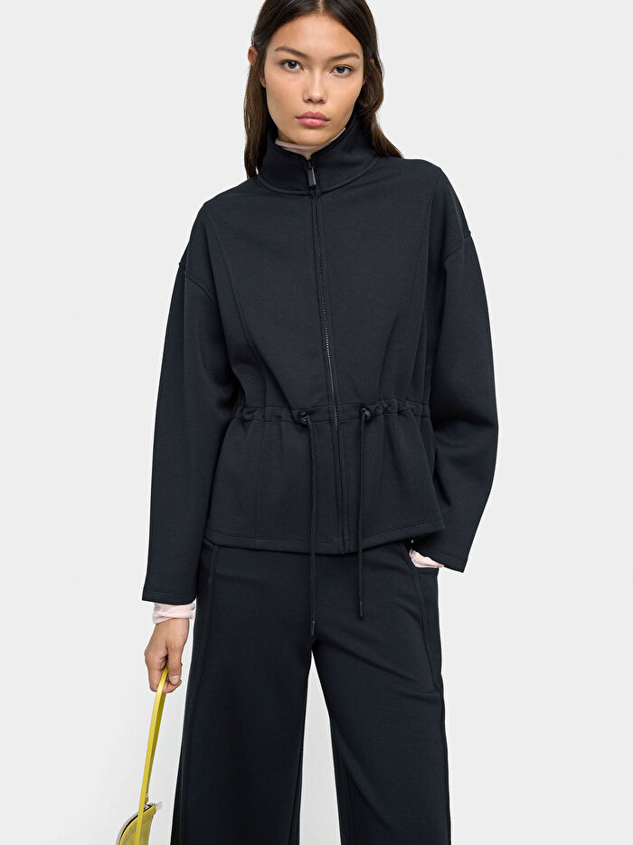 Fermuarlı ve Yüksek Yakalı Sweatshirt