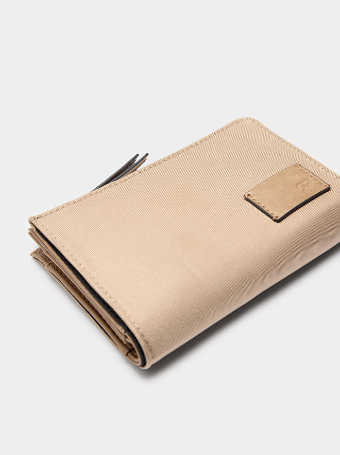 Teknik Kumaş Efektli Bozuk Para Cüzdanı