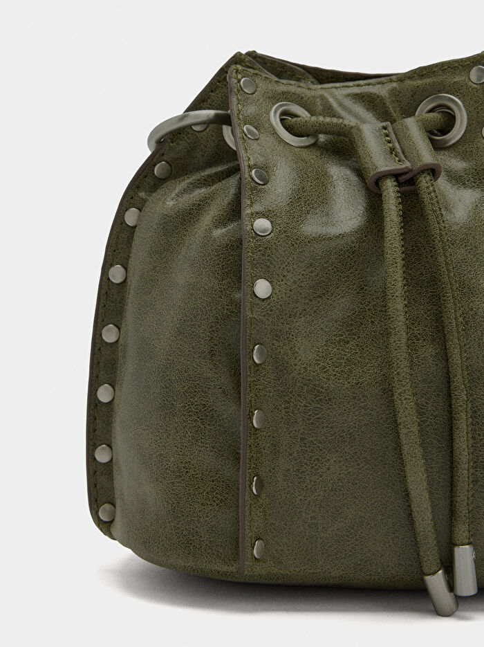 Zımba Detaylı Bucket Çanta