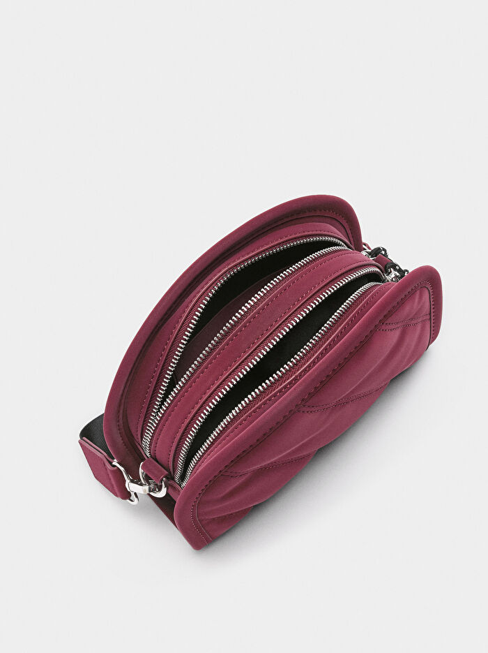 Yumuşak Dokulu Charm'lı Çapraz Askılı Çanta