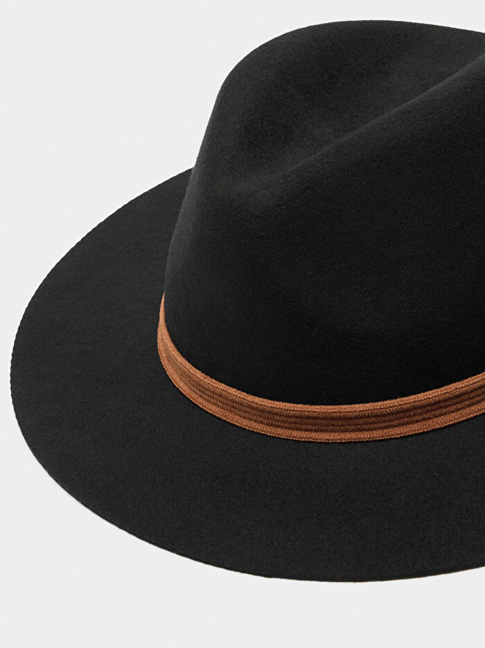 Şeritli Yün Şapka