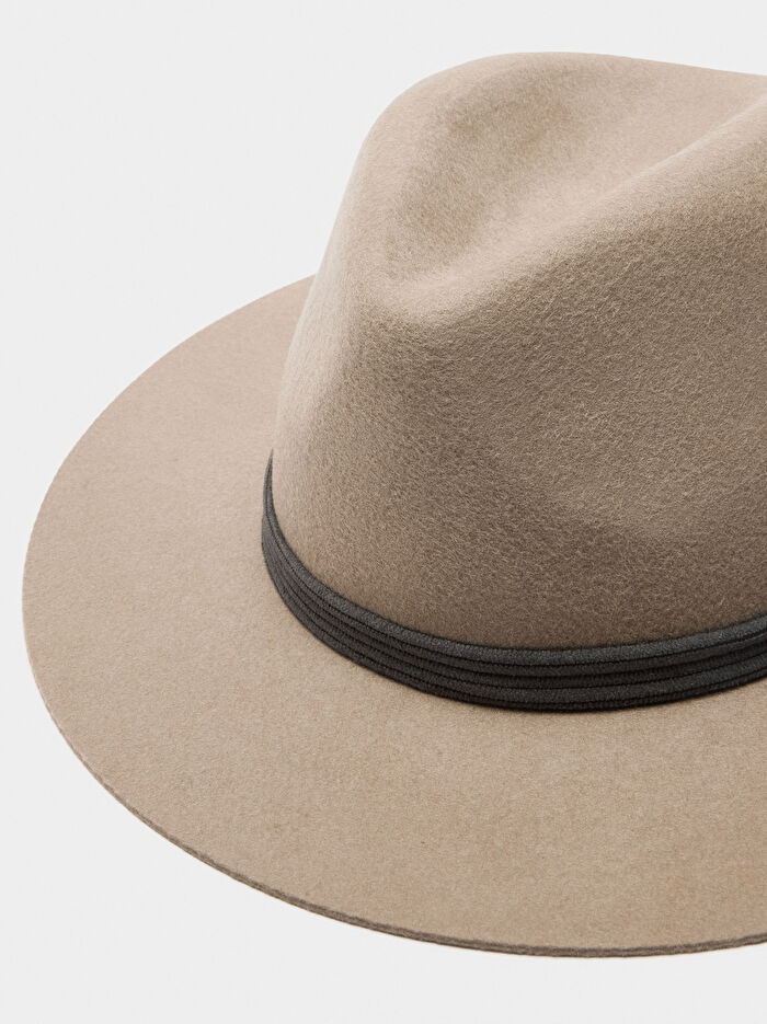 Şeritli Yün Şapka