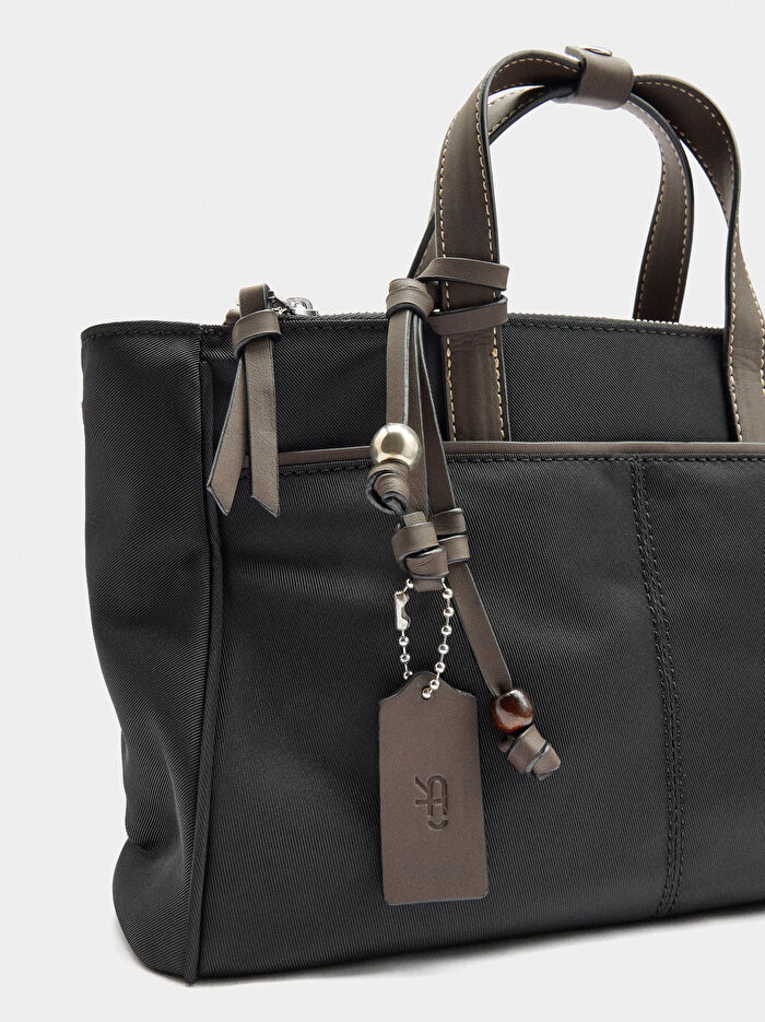 Teknik Kumaş Çapraz Askılı Tote Çanta