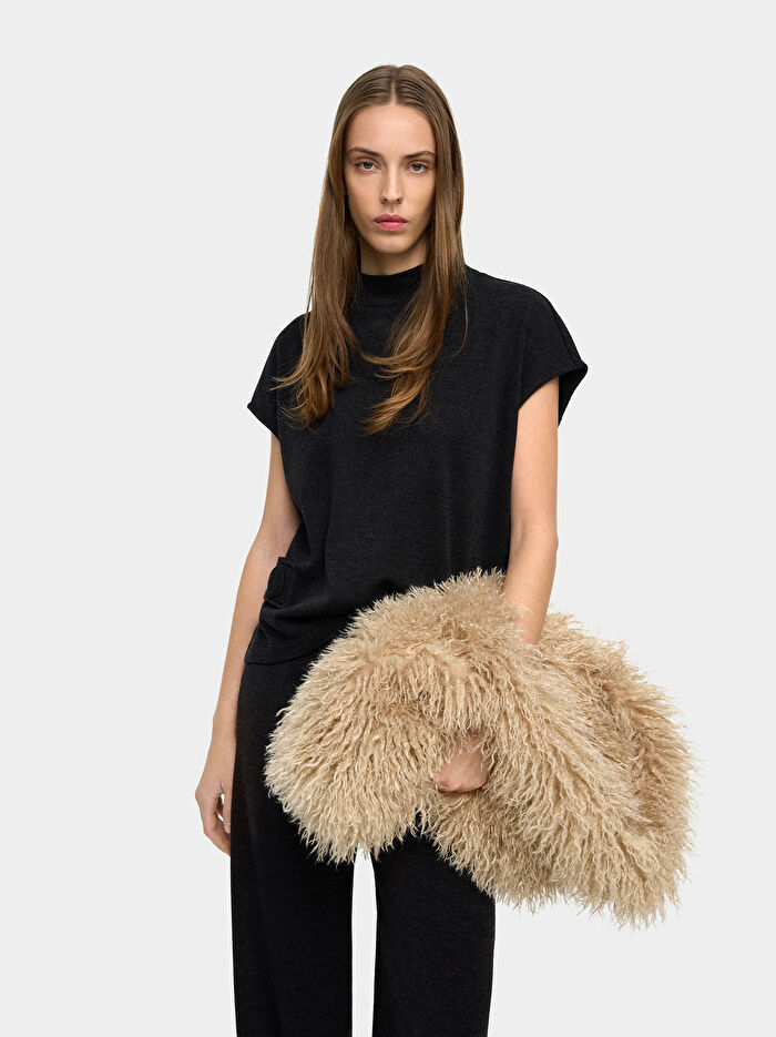 Yanları Detaylı Üst