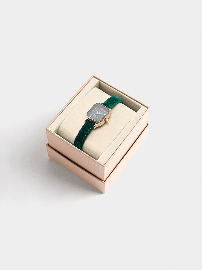 Kadife Efektli Kare Saat