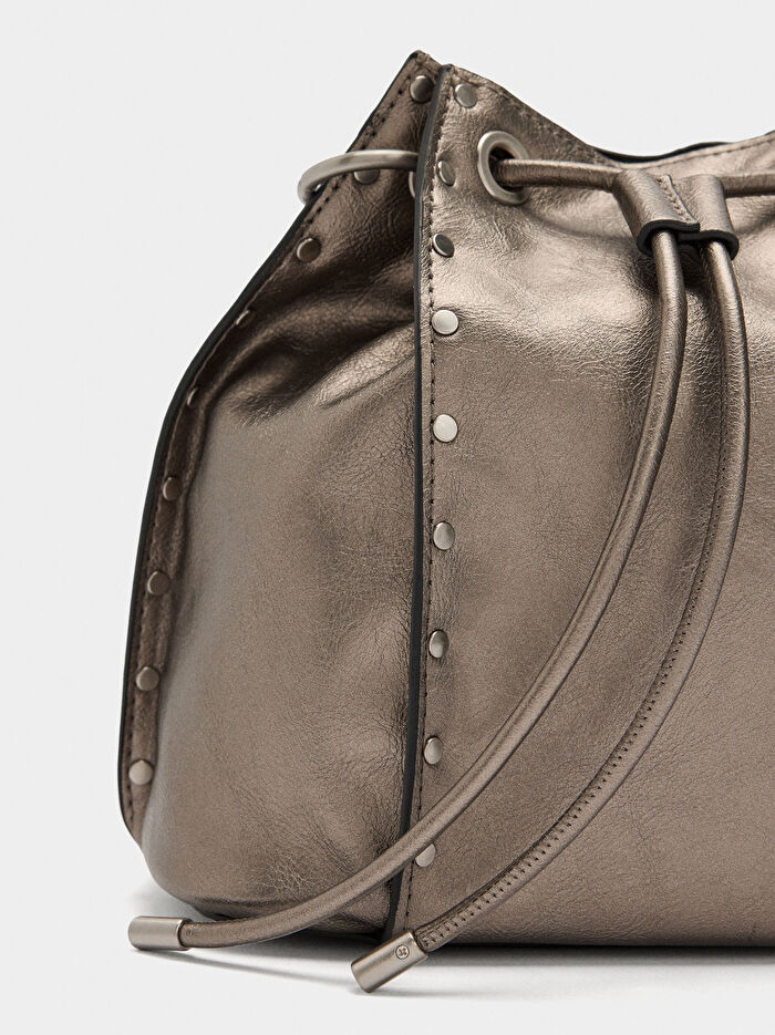 Zımba Detaylı Bucket Çanta