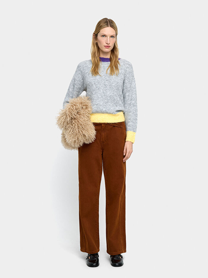 Kontrast Kenarlı Örme Kazak