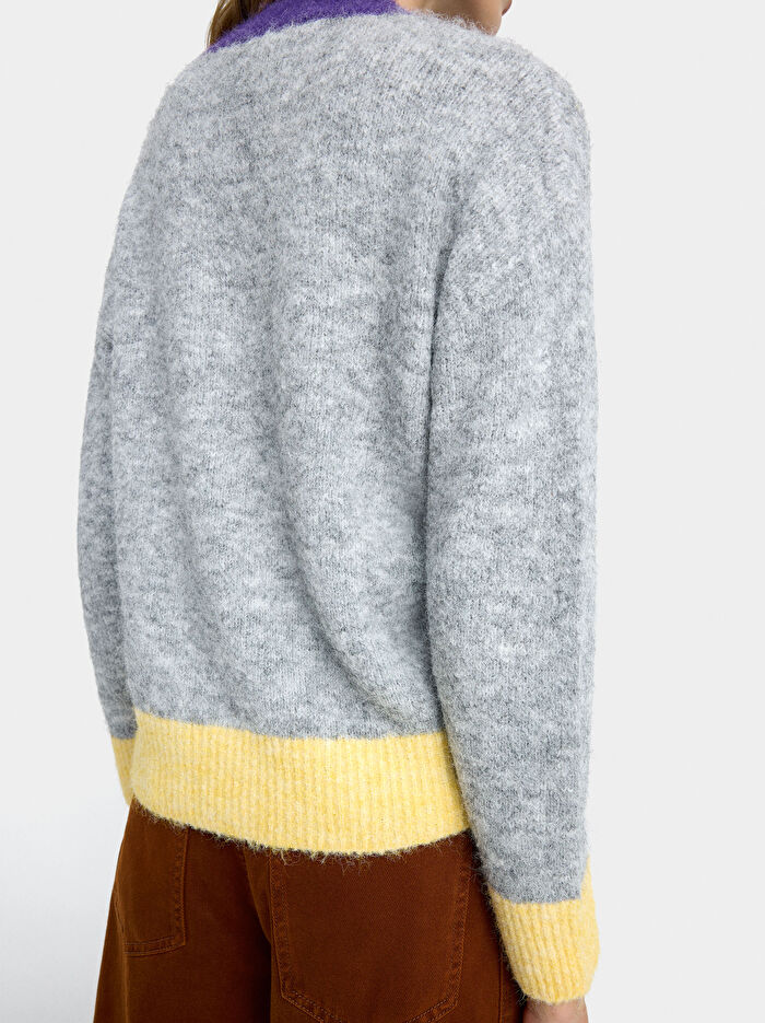 Kontrast Kenarlı Örme Kazak