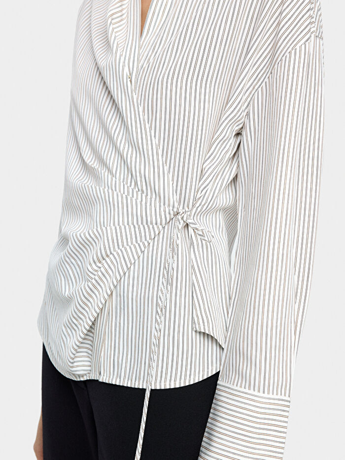 Drape Detaylı Çizgili Gömlek