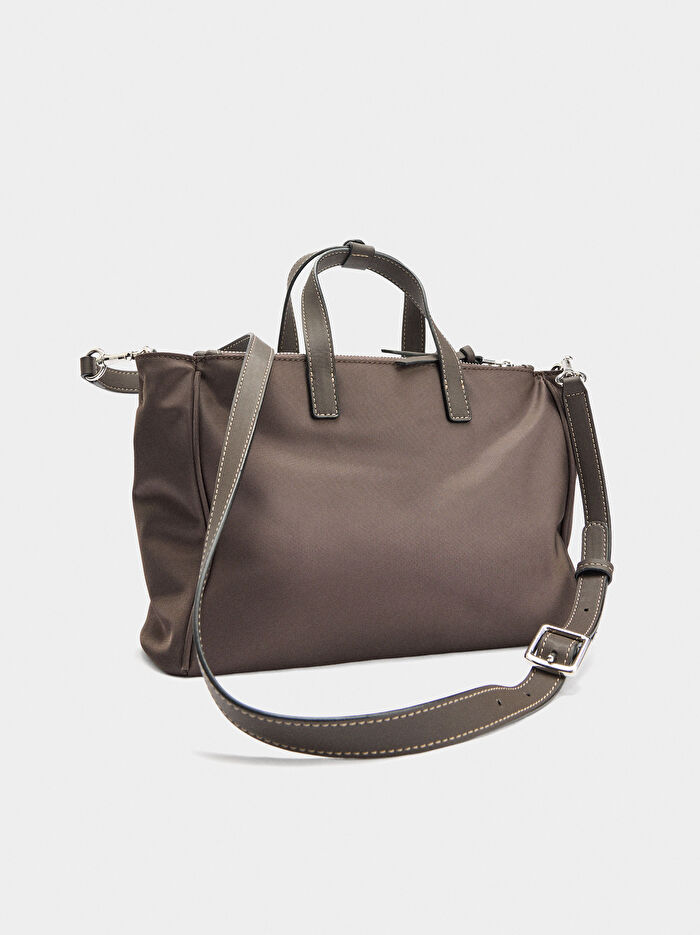 Teknik Kumaş Çapraz Askılı Tote Çanta