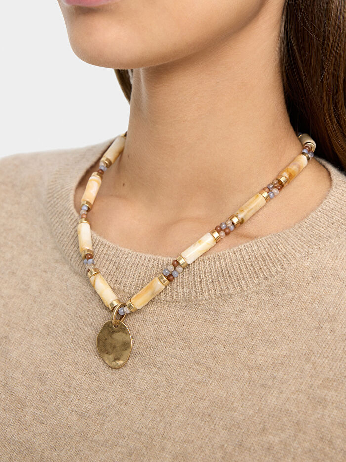 Taş Efektli Kısa Parçalı Kolye