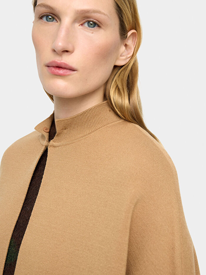 Yakası Kürk Efektli Örme Panço