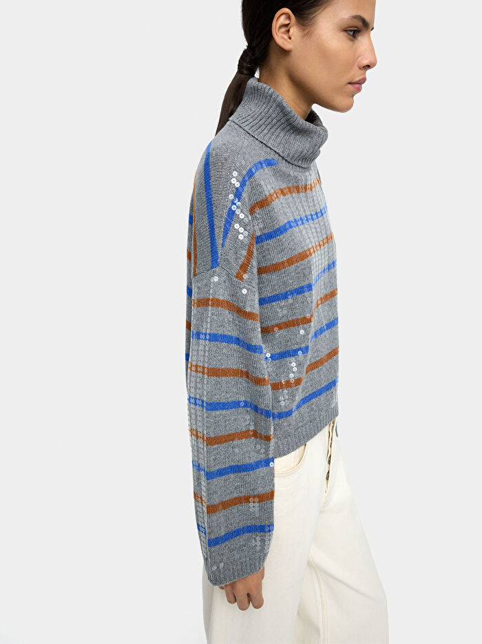 Çizgili ve Payetli Örme Kazak