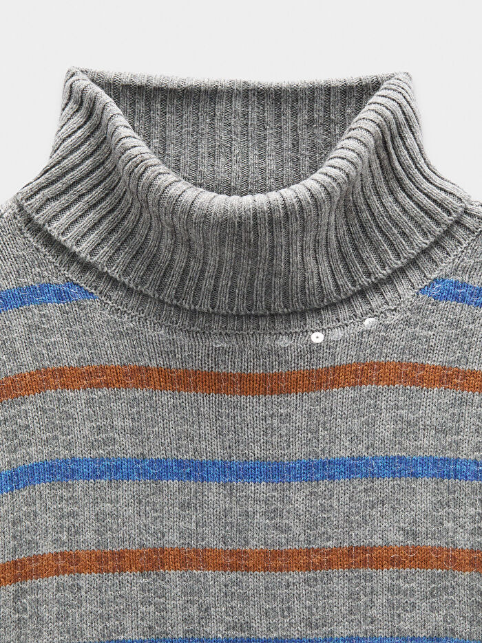 Çizgili ve Payetli Örme Kazak