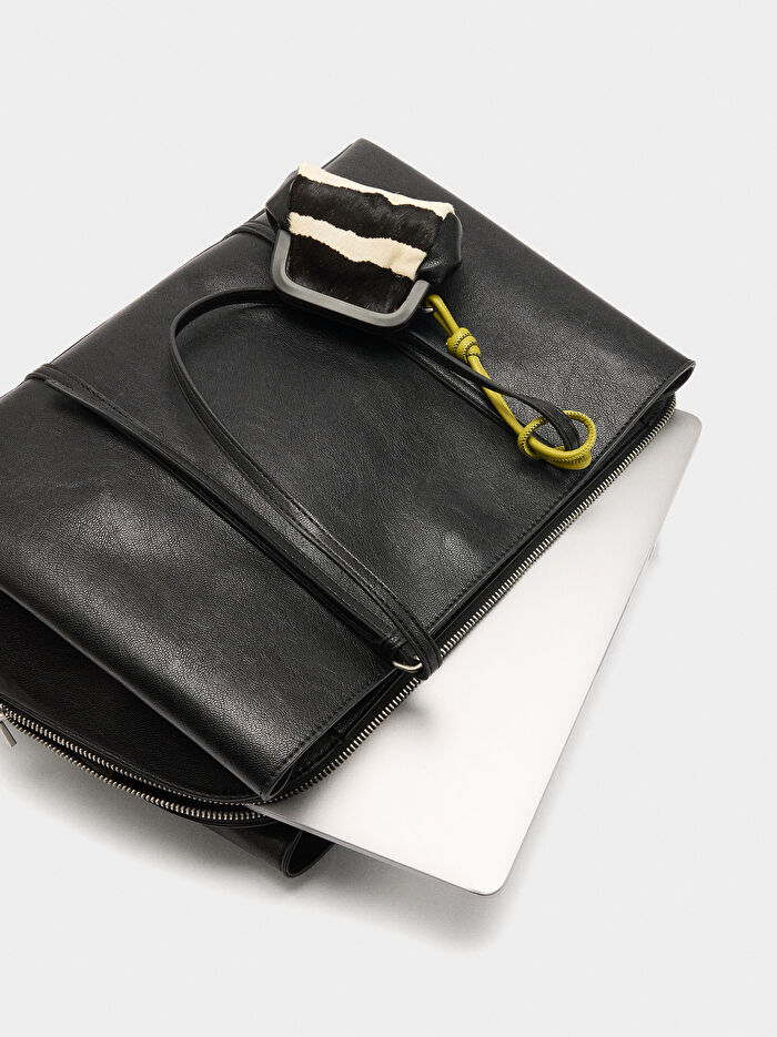 Deri Omuz Askılı 13 İnç Laptop Çantası