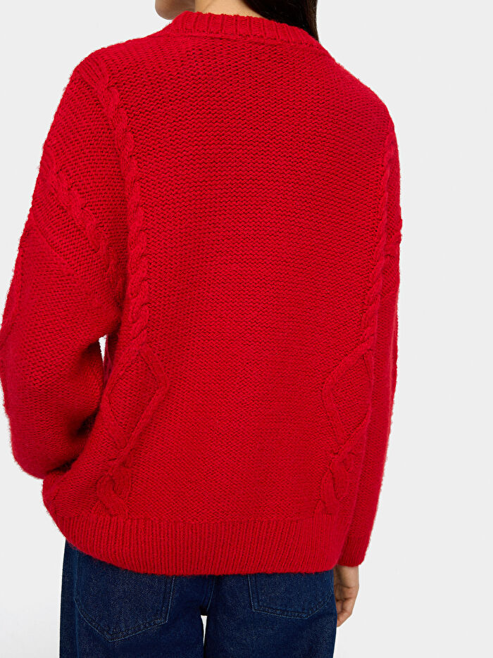 Püsküllü ve Kabartmalı Örme Kazak