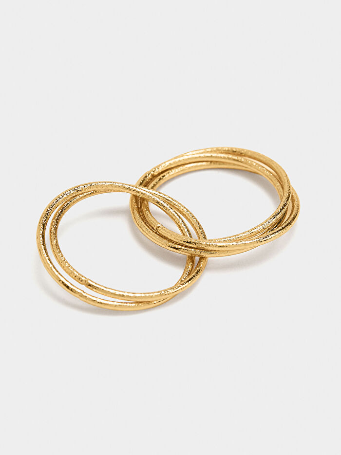 İç İçe Geçmiş Yüzük