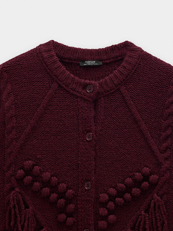 Püsküllü ve Kabartmalı Örme Hırka