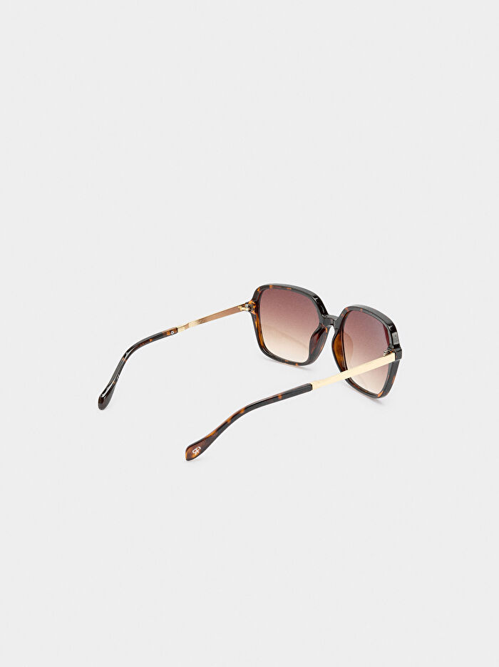 Kare Çerçeveli Güneş Gözlüğü