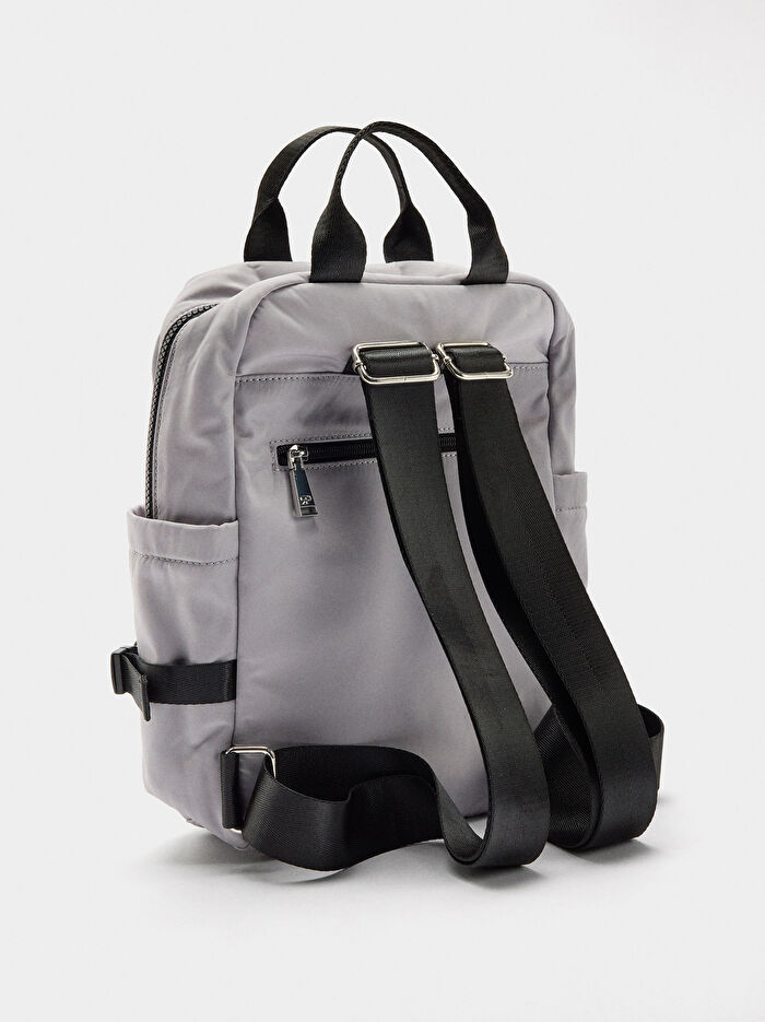 Charm'lı Teknik Kumaş Sırt Çantası