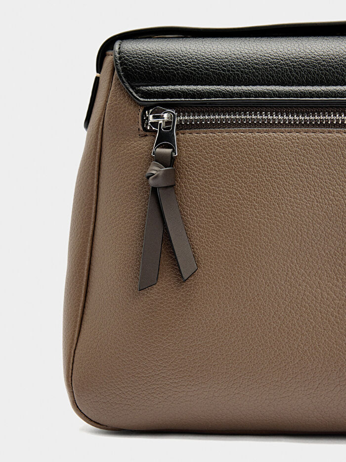 Kapaklı Renk Bloklu Çapraz Çanta