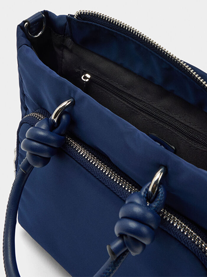 Charm'lı Teknik Kumaş Tote Çanta