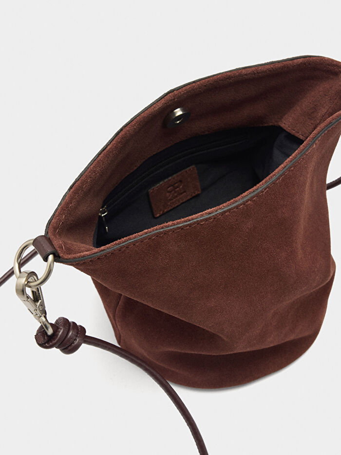 Çapraz Askılı Deri Bucket Çanta