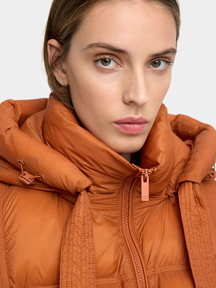 Çıkarılabilir Kapüşonlu Kapitone Mont