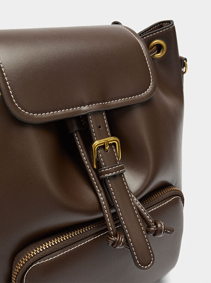 Çapraz Askı Detaylı Sırt Çantası