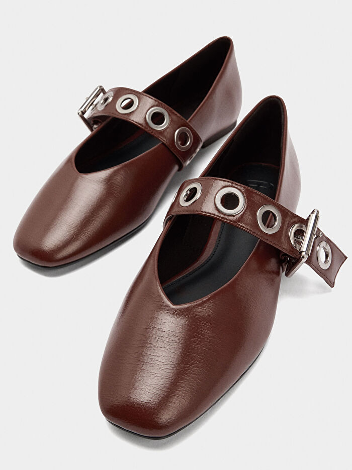 Zımba Detaylı Babet