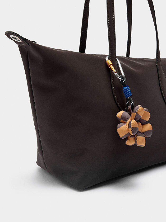 Yumuşak Dokulu Charmlı Shopper Çanta