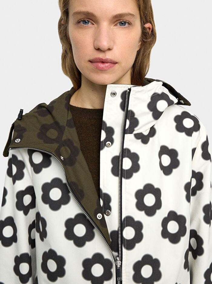 Kapüşonlu Çift Taraflı Desenli Trençkot