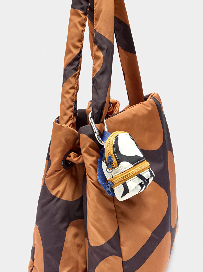 Charmlı Desenli Teknik Kumaş Shopper Çanta