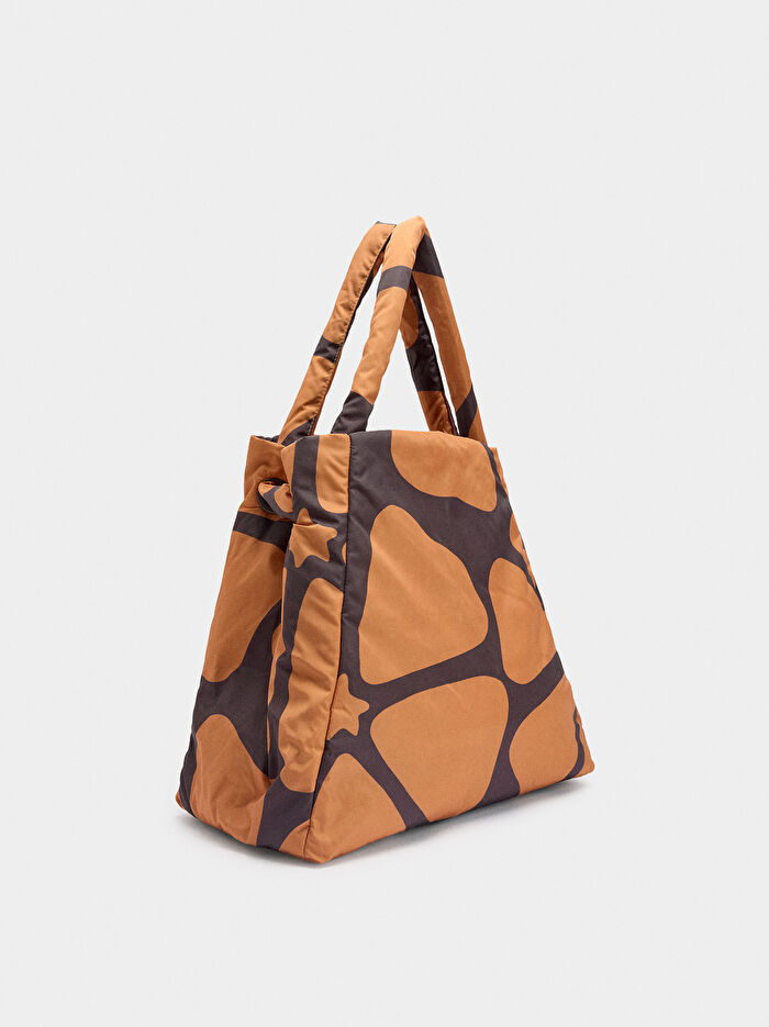 Charmlı Desenli Teknik Kumaş Shopper Çanta