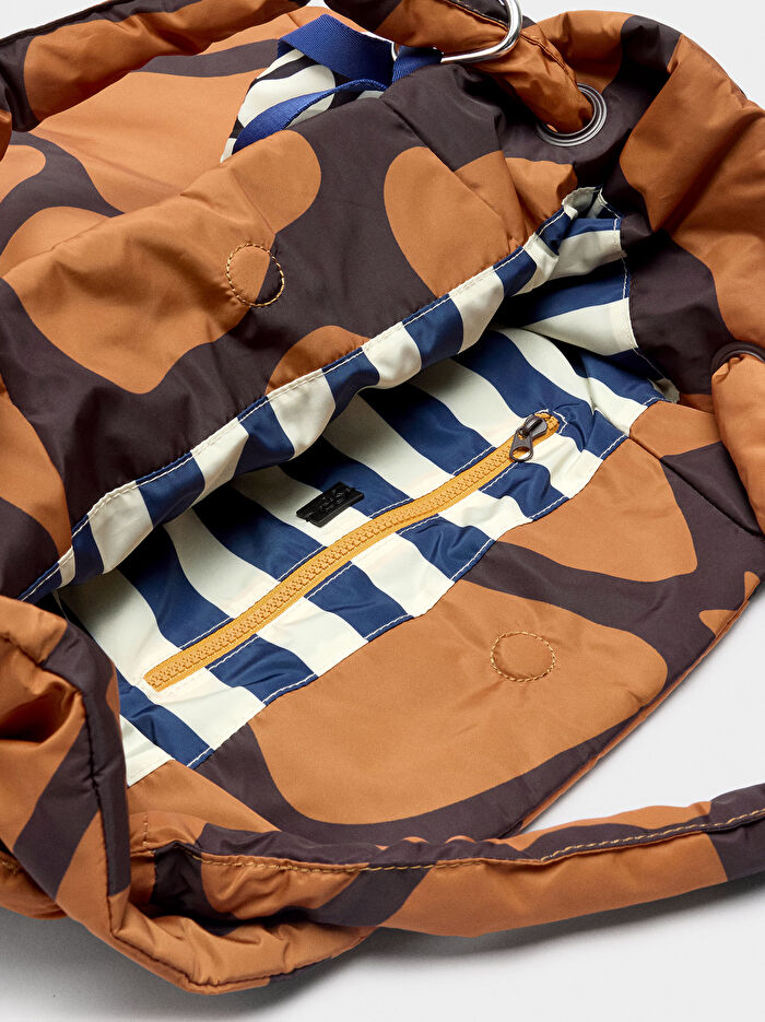 Charmlı Desenli Teknik Kumaş Shopper Çanta
