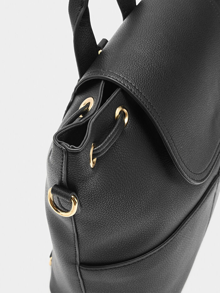 Dokulu ve Kapaklı Sırt Çantası