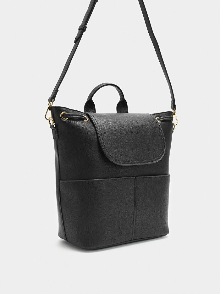 Dokulu ve Kapaklı Sırt Çantası