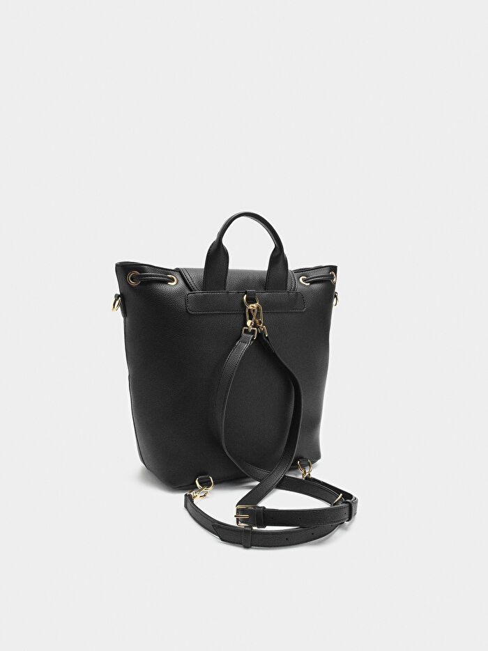 Dokulu ve Kapaklı Sırt Çantası