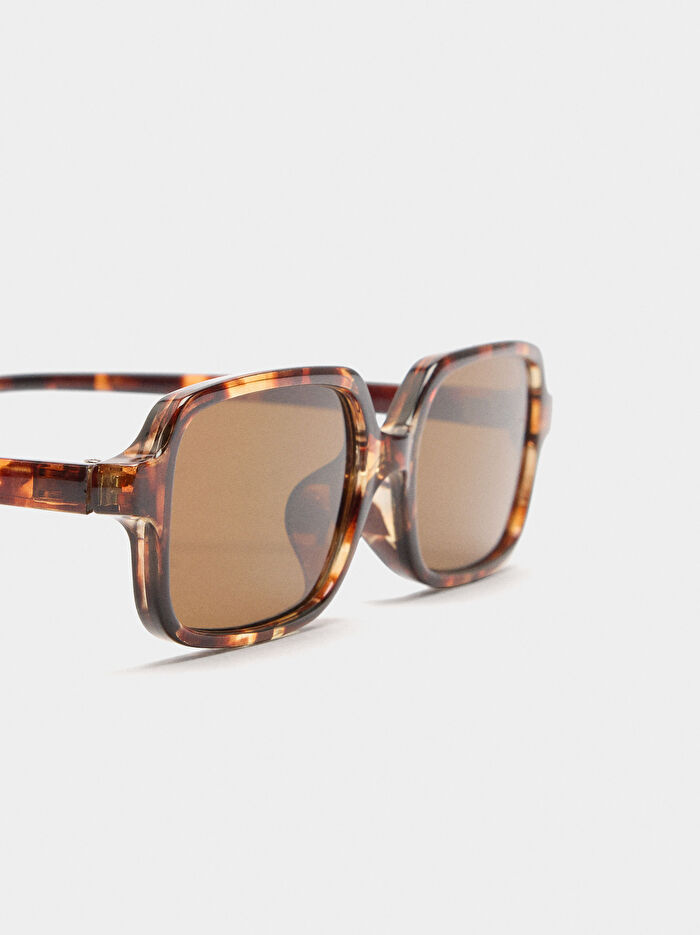 Kare Çerçeveli Güneş Gözlüğü