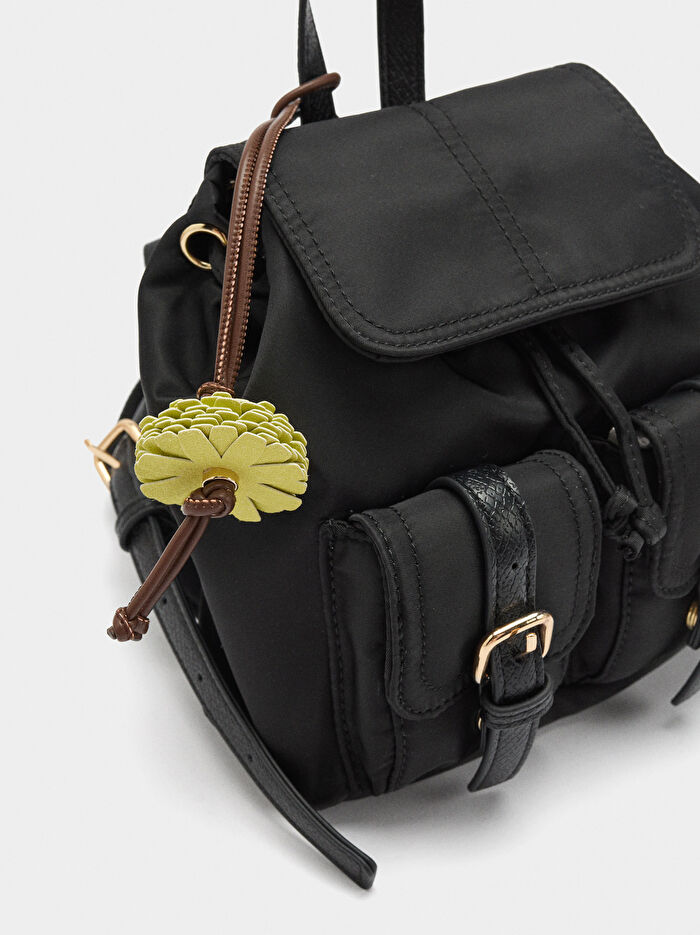 Charm'lı Mini Teknik Kumaş Sırt Çantası