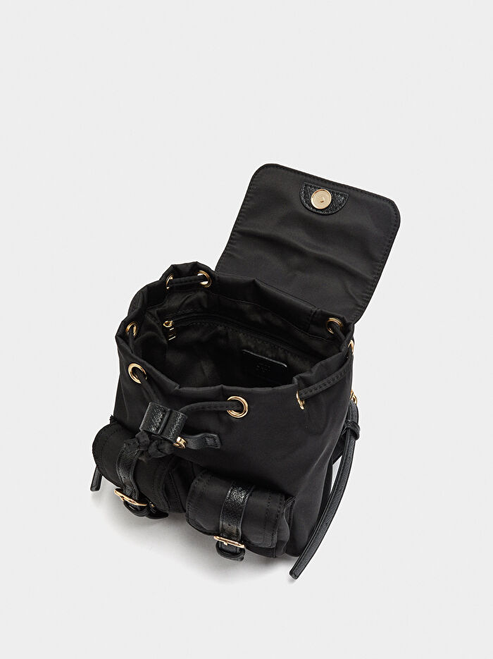 Charm'lı Mini Teknik Kumaş Sırt Çantası