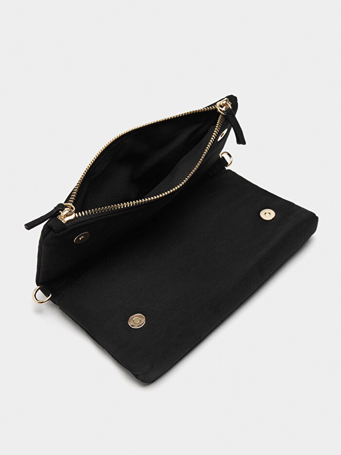 Kapaklı Deri Efektli Çapraz Çanta