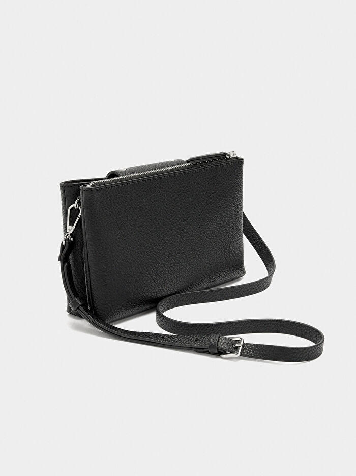 Dokulu ve Zımba Detaylı Çift Askılı Çanta