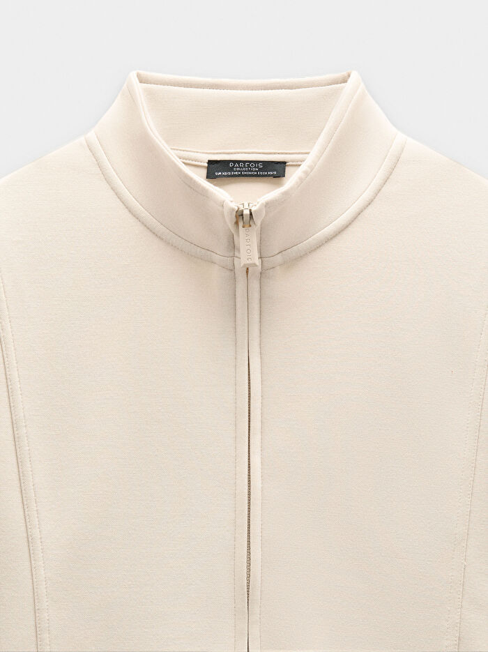 Fermuarlı ve Yüksek Yakalı Sweatshirt