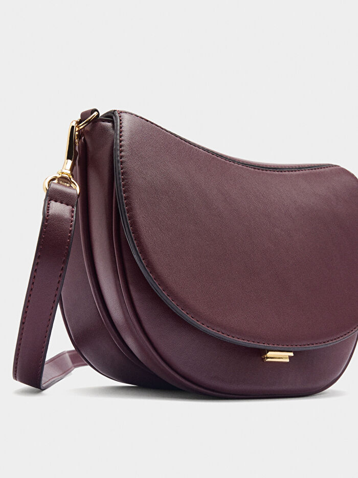 Kapaklı Oval Çapraz Çanta