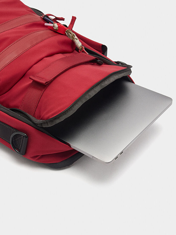 Kalp Charm'lı Teknik Kumaş Kabin Boy Sırt Çantası