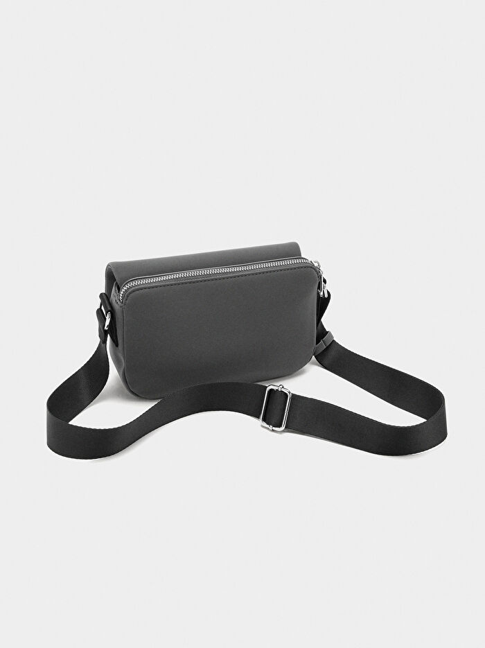 Yumuşak Dokulu Kapaklı Çapraz Çanta