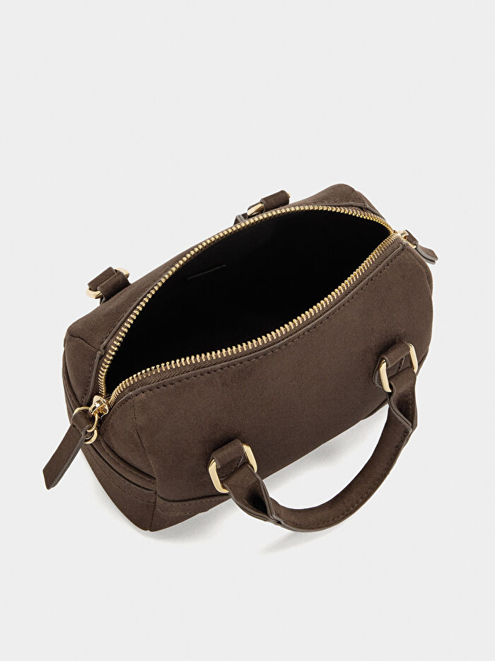 Charm'lı Deri Efektli Tote Çanta